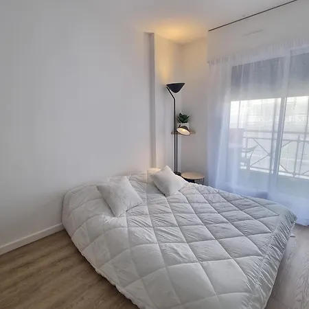 Ac With Balcony In Arcachon